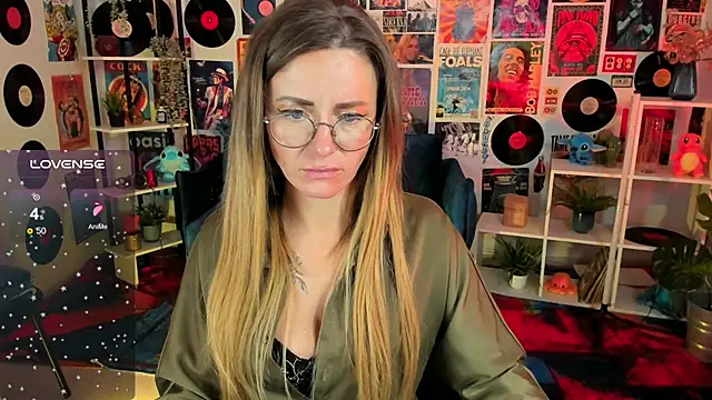 LadyIzabel online show from February 2025 07:39:02 AM