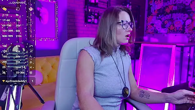 LadyIzabel online show from November 2025 06:01:01 AM