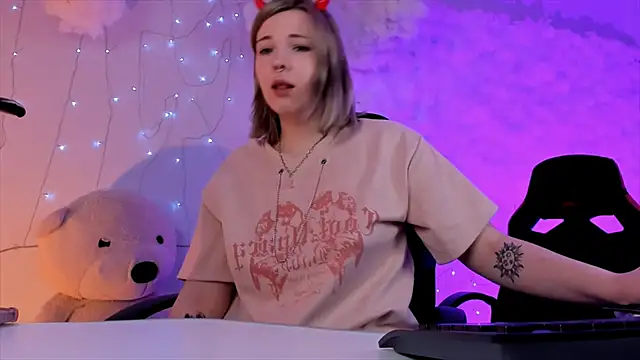 AliceSunday online show from December 2024 11:29:02 AM