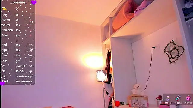 Snapshot of Lunadahia chatting on December 2025 09:36:02 AM Lunadahia online show from December 2025 09:36:02 AM