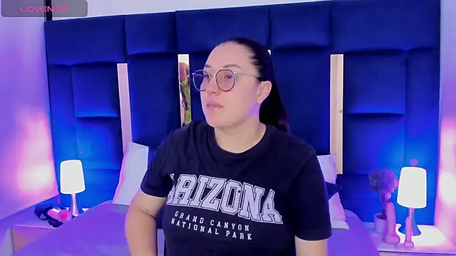 rebecaandpamela online show from December 2024 01:42:02 PM