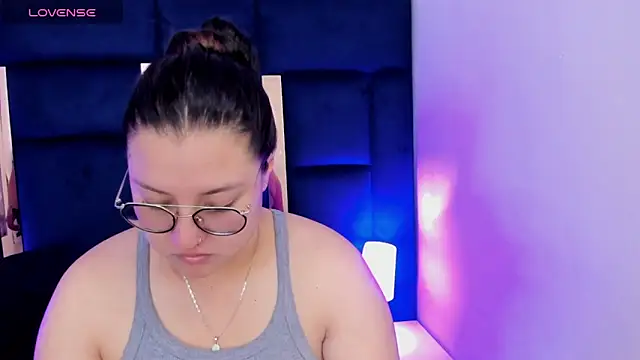 rebecaandpamela online show from December 2024 01:38:02 PM