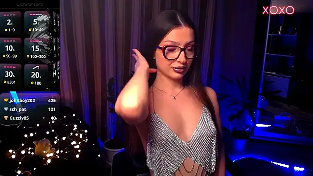 Snapshot of Laura_Bess chatting on December 2024 01:26:02 AM Laura Bess online show from December 2024 01:26:02 AM