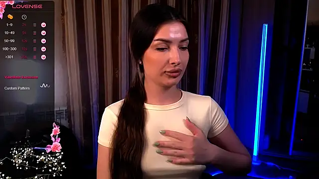Laura Bess online show from July 2026 10:28:02 PM