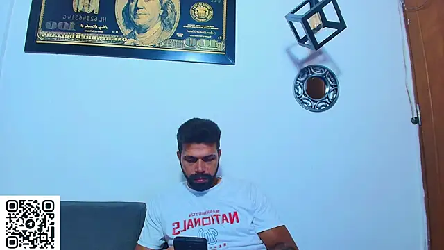 Snapshot of max_ashley_mds chatting on May 2026 01:30:02 PM max ashley mds online show from May 2026 01:30:02 PM