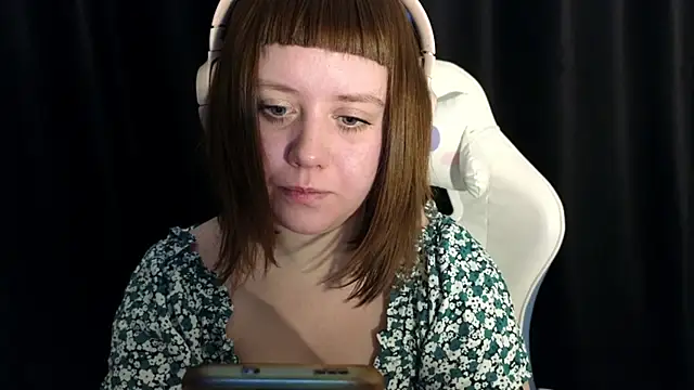 Snapshot of June_shy0 chatting on February 2025 07:18:01 AM June shy0 online show from February 2025 07:18:01 AM