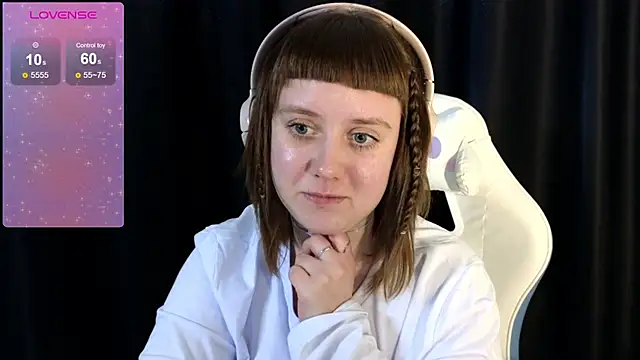 Snapshot of June_shy0 chatting on February 2025 08:01:01 AM June shy0 online show from February 2025 08:01:01 AM