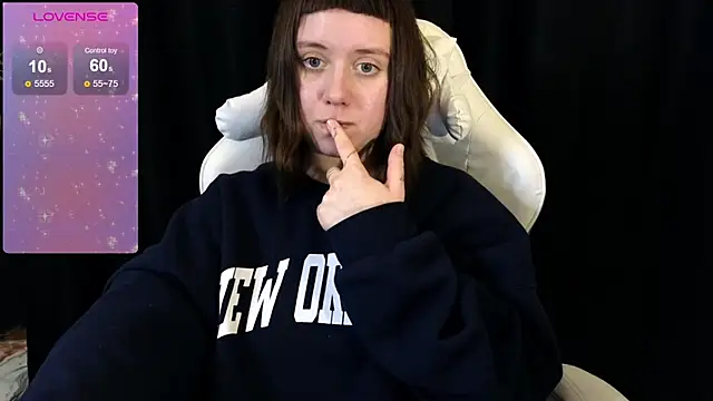 Snapshot of June_shy0 chatting on March 2025 10:13:02 AM June shy0 online show from March 2025 10:13:02 AM