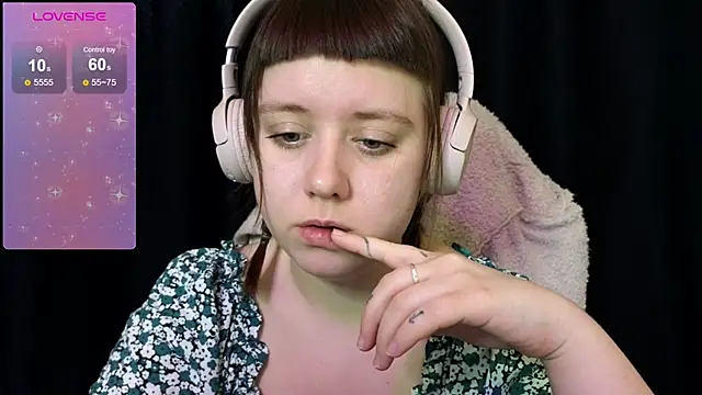 Snapshot of June_shy0 chatting on March 2025 06:41:02 AM June shy0 online show from March 2025 06:41:02 AM