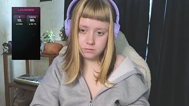 Snapshot of June_shy0 chatting on September 2025 07:23:01 AM June shy0 online show from September 2025 07:23:01 AM