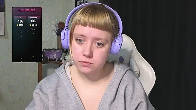 Snapshot of June_shy0 chatting on September 2025 03:44:02 AM June shy0 online show from September 2025 03:44:02 AM