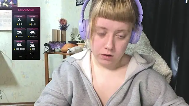 Snapshot of June_shy0 chatting on October 2025 08:12:02 AM June shy0 online show from October 2025 08:12:02 AM