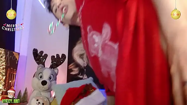 Snapshot of maxiy_001 chatting on December 2024 11:44:01 AM maxiy 001 online show from December 2024 11:44:01 AM