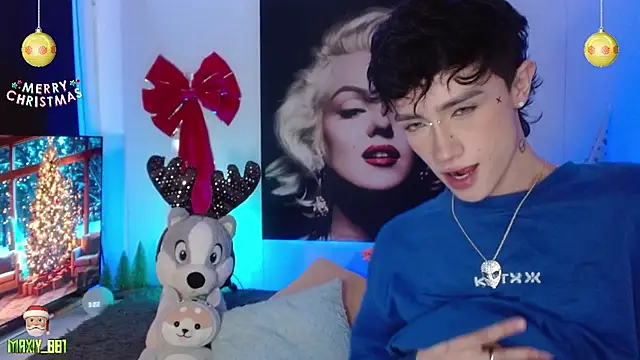 Snapshot of maxiy_001 chatting on December 2024 08:23:01 PM maxiy 001 online show from December 2024 08:23:01 PM