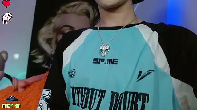 Snapshot of maxiy_001 chatting on January 2025 03:51:01 AM maxiy 001 online show from January 2025 03:51:01 AM