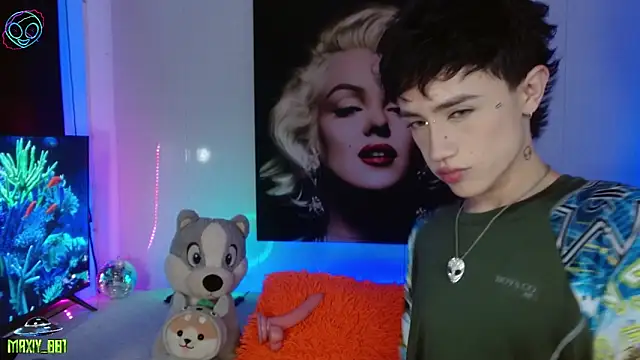 Snapshot of maxiy_001 chatting on February 2025 04:35:02 PM maxiy 001 online show from February 2025 04:35:02 PM