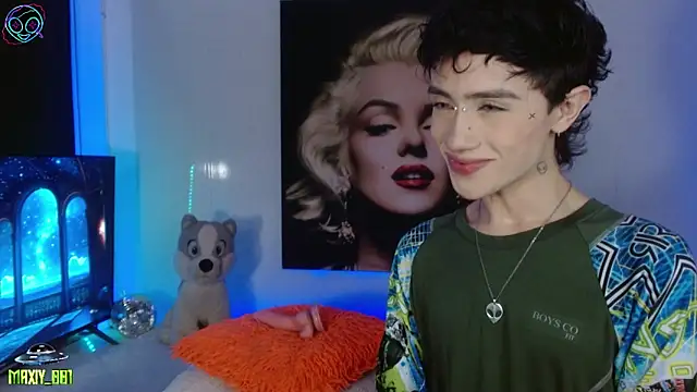 Snapshot of maxiy_001 chatting on September 2025 03:32:01 AM maxiy 001 online show from September 2025 03:32:01 AM