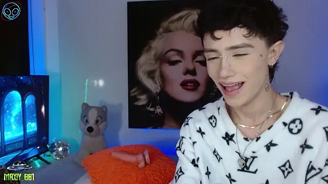 Snapshot of maxiy_001 chatting on September 2025 03:22:01 AM maxiy 001 online show from September 2025 03:22:01 AM