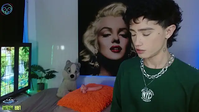 maxiy 001 online show from November 2025 05:35:01 AM