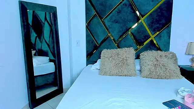 Criss Ariana online show from January 2025 11:53:01 AM