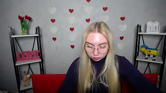 BeatriceFly online show from December 2024 12:33:02 PM