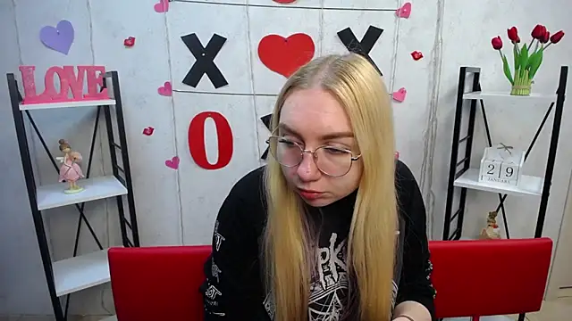 BeatriceFly online show from January 2025 12:13:01 PM