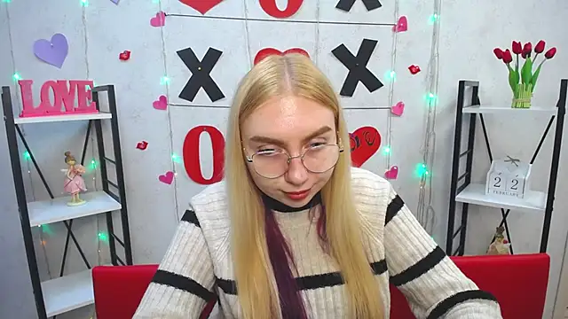 BeatriceFly online show from February 2025 12:40:01 PM