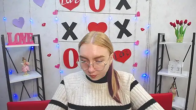 BeatriceFly online show from February 2025 12:16:02 PM