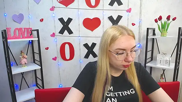 BeatriceFly online show from March 2025 03:59:01 PM