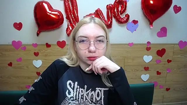 BeatriceFly online show from March 2025 06:08:02 AM