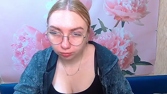 BeatriceFly online show from September 2025 05:40:01 AM