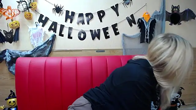 BeatriceFly online show from October 2025 01:03:02 PM