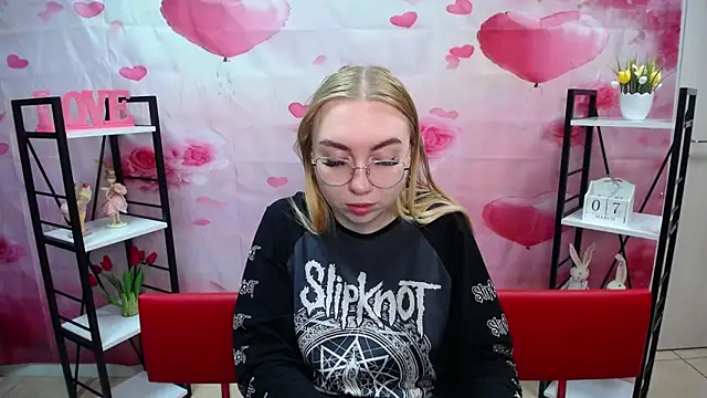 Snapshot of BeatriceFly chatting on March 2026 01:30:01 PM BeatriceFly online show from March 2026 01:30:01 PM