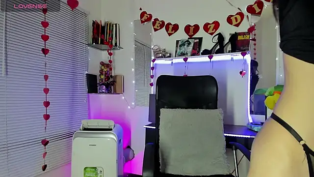 YUKIODAVIS online show from February 2025 12:27:02 AM