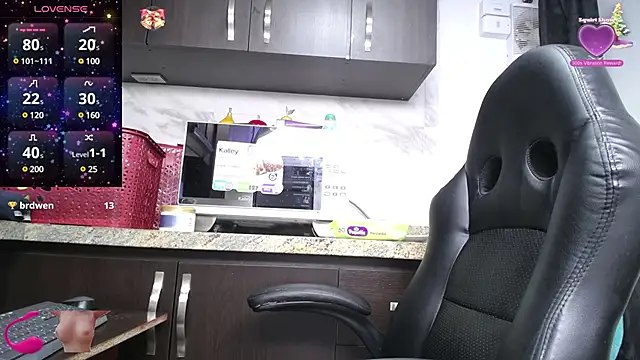 iniyalaboni online show from December 2024 08:00:01 PM