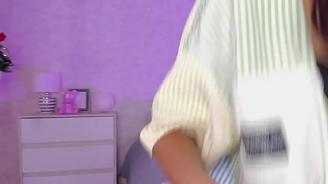 Snapshot of DahianaWalcott chatting on December 2024 10:19:01 PM DahianaWalcott online show from December 2024 10:19:01 PM