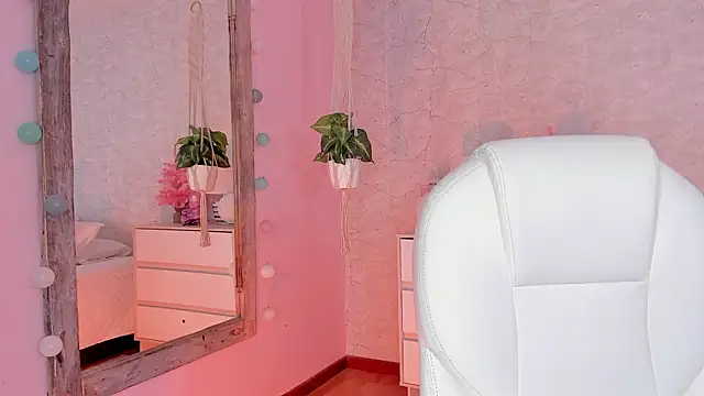 Snapshot of DahianaWalcott chatting on December 2024 07:52:02 PM DahianaWalcott online show from December 2024 07:52:02 PM