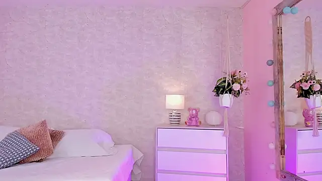 Snapshot of DahianaWalcott chatting on March 2025 08:21:02 PM DahianaWalcott online show from March 2025 08:21:02 PM