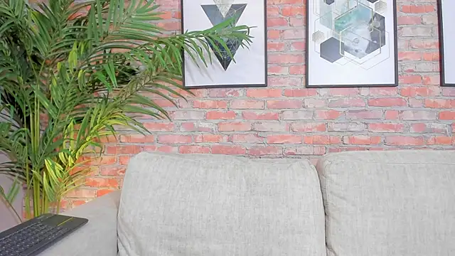 Snapshot of DahianaWalcott chatting on March 2025 06:00:01 PM DahianaWalcott online show from March 2025 06:00:01 PM