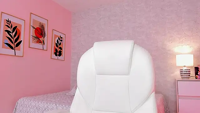 Snapshot of DahianaWalcott chatting on March 2025 07:39:01 PM DahianaWalcott online show from March 2025 07:39:01 PM