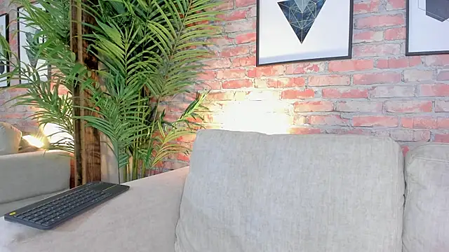 Snapshot of DahianaWalcott chatting on March 2025 08:15:02 PM DahianaWalcott online show from March 2025 08:15:02 PM