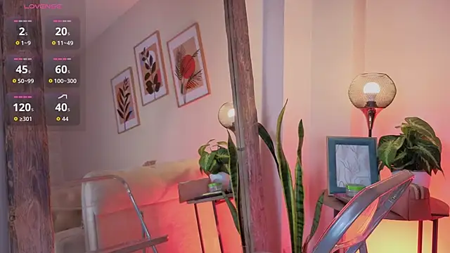 Snapshot of DahianaWalcott chatting on October 2025 02:36:01 PM DahianaWalcott online show from October 2025 02:36:01 PM