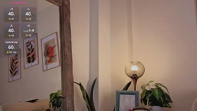 Snapshot of DahianaWalcott chatting on October 2025 07:36:02 PM DahianaWalcott online show from October 2025 07:36:02 PM