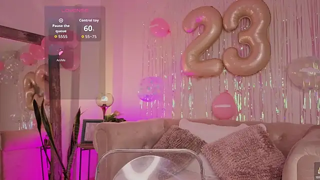 Snapshot of DahianaWalcott chatting on October 2025 05:57:02 PM DahianaWalcott online show from October 2025 05:57:02 PM