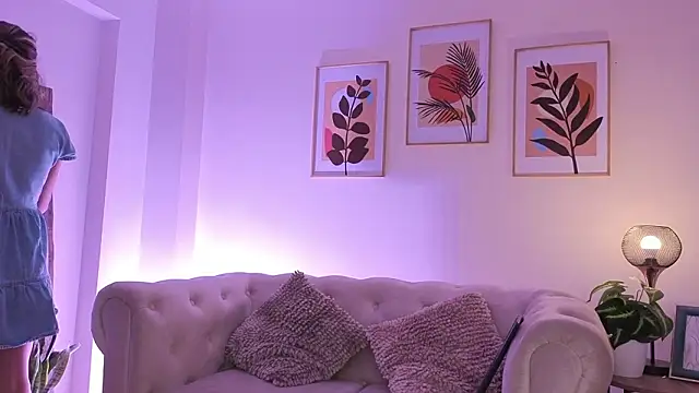 DahianaWalcott online show from February 2026 07:18:01 PM