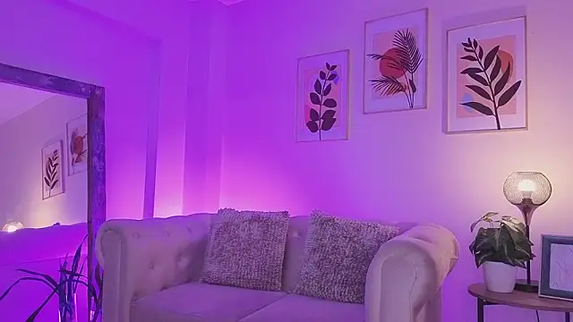 DahianaWalcott online show from March 2026 06:11:01 PM