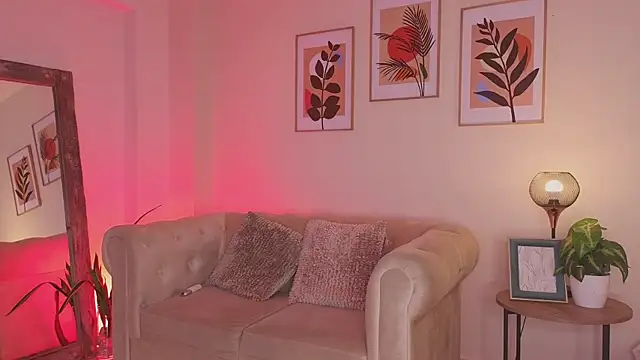 DahianaWalcott online show from March 2026 07:37:01 PM