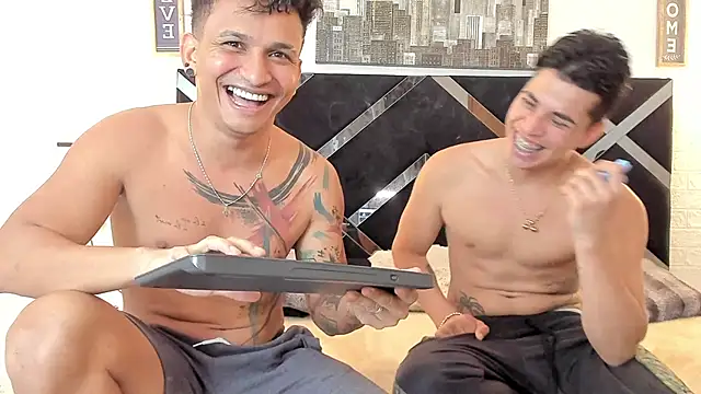 Snapshot of toyboys1 chatting on February 2026 04:05:02 AM toyboys1 online show from February 2026 04:05:02 AM