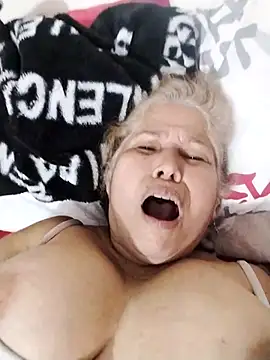 girl amada online show from November 2025 02:45:01 AM