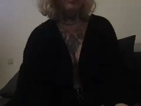 Snapshot of blondy40 chatting on March 2025 11:14:02 PM blondy40 online show from March 2025 11:14:02 PM